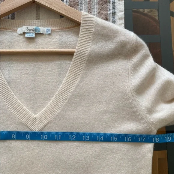 Boden Cream Cashmere V-neck Sweater - Picture 12 of 14